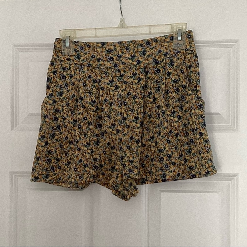 Forever 21 Yellow High-Waisted Floral Shorts | Size S